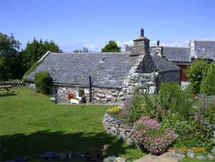 Garden to the rear of the cottage